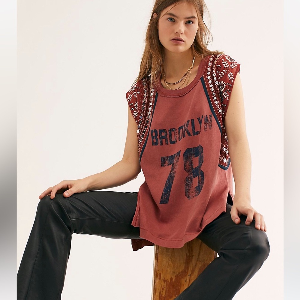 NEW WITH TAGS! FREE PEOPLE WTF BROOKLYN TOP XL !!!